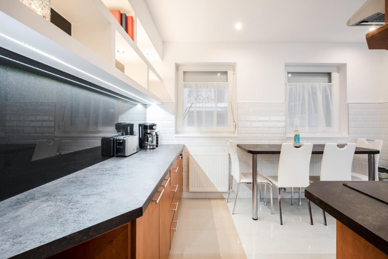 Bpr Garay Suite With Rooftop Terrace & A/C ブダペスト エクステリア 写真